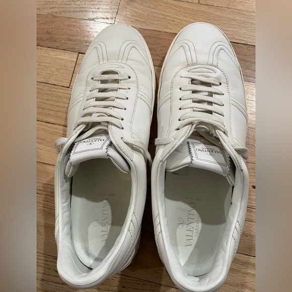 Men’s Valentino Garavani White Leather Sneakers- Well Taken Care of! - Picture 5 of 8